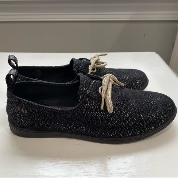 Armistice Metallic Gold & Black Shoes from France - Picture 2 of 6